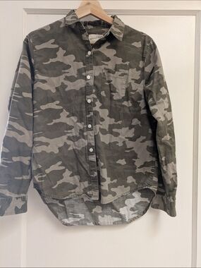 Universal Thread Olive and Gray Camo Button-Down Shirt
